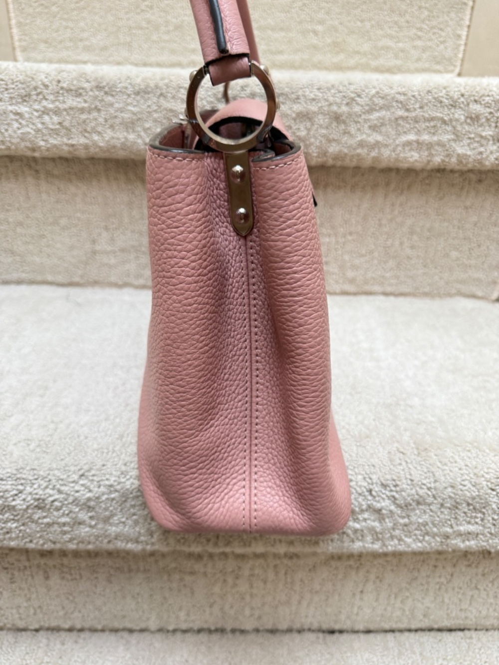 Louis Vuitton Taurillon Capucines PM in Dusty Rose - Picture 6 of 11